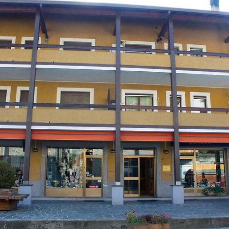 Ferienwohnung Trilocale In Centro A Chiesa Valmalenco Chiesa in Valmalenco Exterior foto